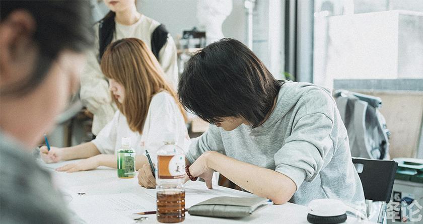 秒降论降AIGC,免费查重系统,智能改重